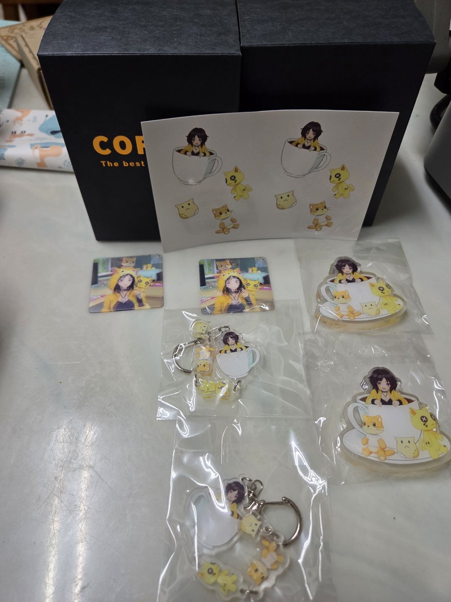 c8888x's tweet photo. 咖啡到貨了，第一次印貼紙
@royco_1228 https://t.co/9N26YW8y7L