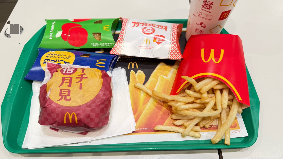 kokoha_runa's tweet photo. 飯テロ晩ごはん🍔
明日から台風らしいので今日、できる範囲でドラクエウォークのイベントも進めます。
今ある分はクリアしたいな〜(*･ω･)ﾉ🍮
#ドラクエウォーク #晩ごはん https://t.co/zq76RbLnkR