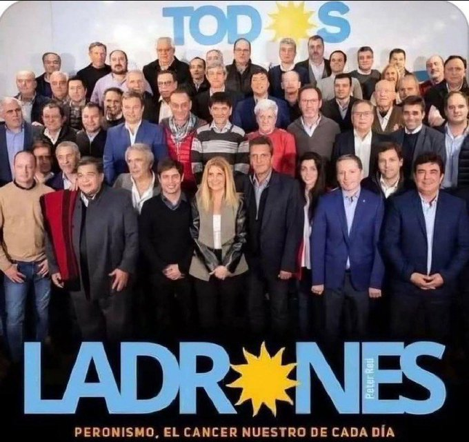 LordVaxco's tweet photo. Ven a todos los que estan en esta foto?, no hay ni uno solo que no haya ROBADO al pueblo. NI UNO! https://t.co/K9vdhMCiak