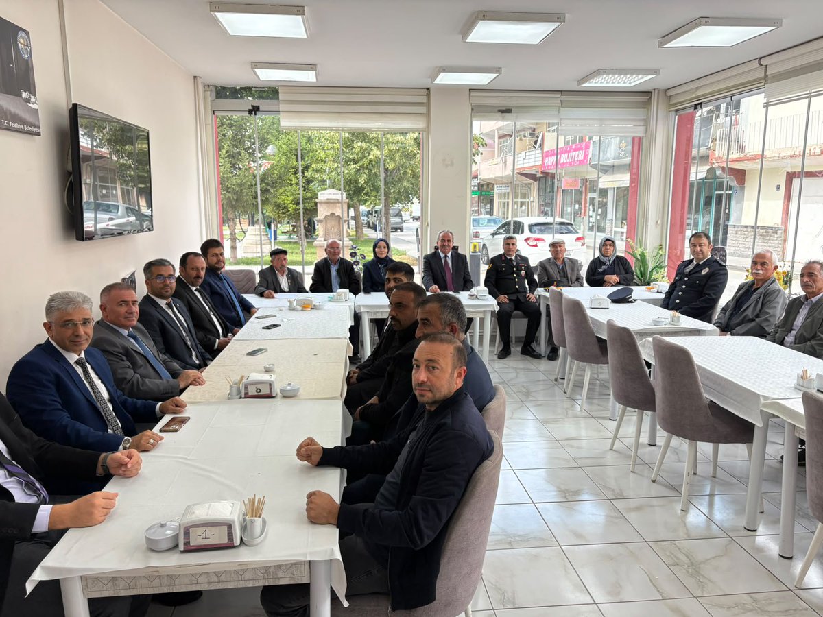 tcfelahiye's tweet photo. Kaymakamımız Sayın Esma ATASEVER SAĞIROĞLUGİL, 19 Eylül Gaziler Günü dolayısıyla düzenlenen törene katılarak gazilerimizle bir araya geldi.
@kayserivaliligi 
@gokmen_cicek_ https://t.co/KowAFAX2CN