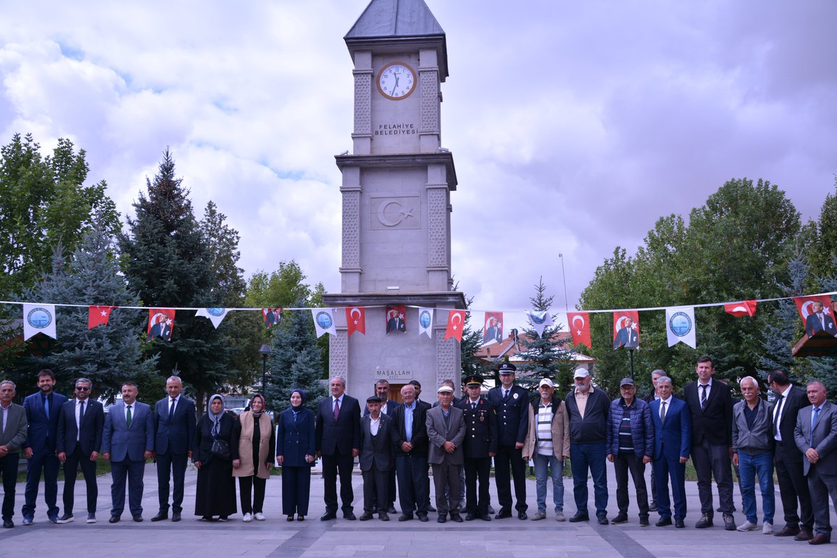 tcfelahiye's tweet photo. Kaymakamımız Sayın Esma ATASEVER SAĞIROĞLUGİL, 19 Eylül Gaziler Günü dolayısıyla düzenlenen törene katılarak gazilerimizle bir araya geldi.
@kayserivaliligi 
@gokmen_cicek_ https://t.co/KowAFAX2CN