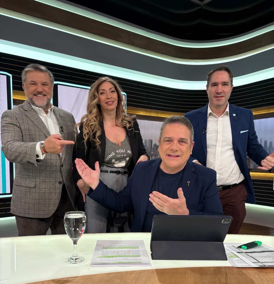 Vivoelsabado's tweet photo. Hoy nos espera un día maravilloso ⭐️✨y queremos compartirlo con vos. ¿Te sumas?
@edubattaglia @mechi_mora @victorvarone @DiPace4 @A24COM https://t.co/cpr9y0imeP
