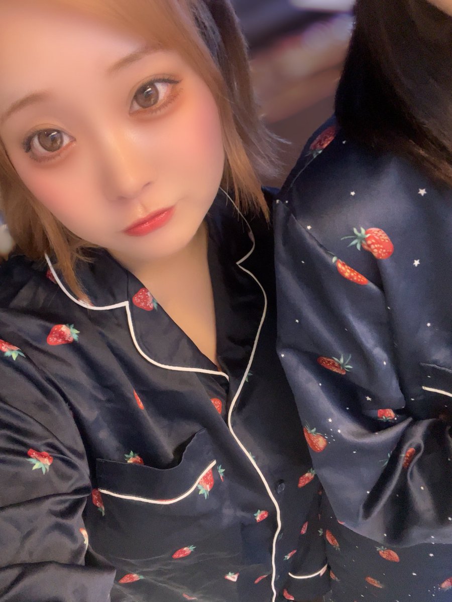 trtchan__'s tweet photo. 🍓︎︎︎︎☁🍬 https://t.co/gqGySwyBEb