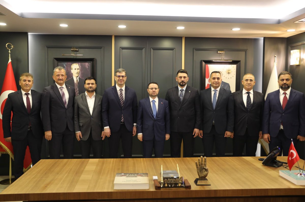 avmustafaozkan's tweet photo. #TürkiyeYüzyılıBuluşmaları kapsamında, Adalet Bakanımız Sn. Akın Gürlek’i İl Başkanlığımızda ağırlamaktan memnuniyet duydum.

Türkiye Yüzyılı hedeflerimiz doğrultusunda; milletimizin emanetini omuzlarımızda taşıyan kadrolar olarak, birlik ve beraberlik içerisinde Adana’mız için durmadan, yorulmadan çalışmayı sürdüreceğiz.

@abakingurlek @omerrcelik
@abuyukgumus @yahyacelik_ @ozmehmetemin @avsedatayyldz @AbdullhAydgdu