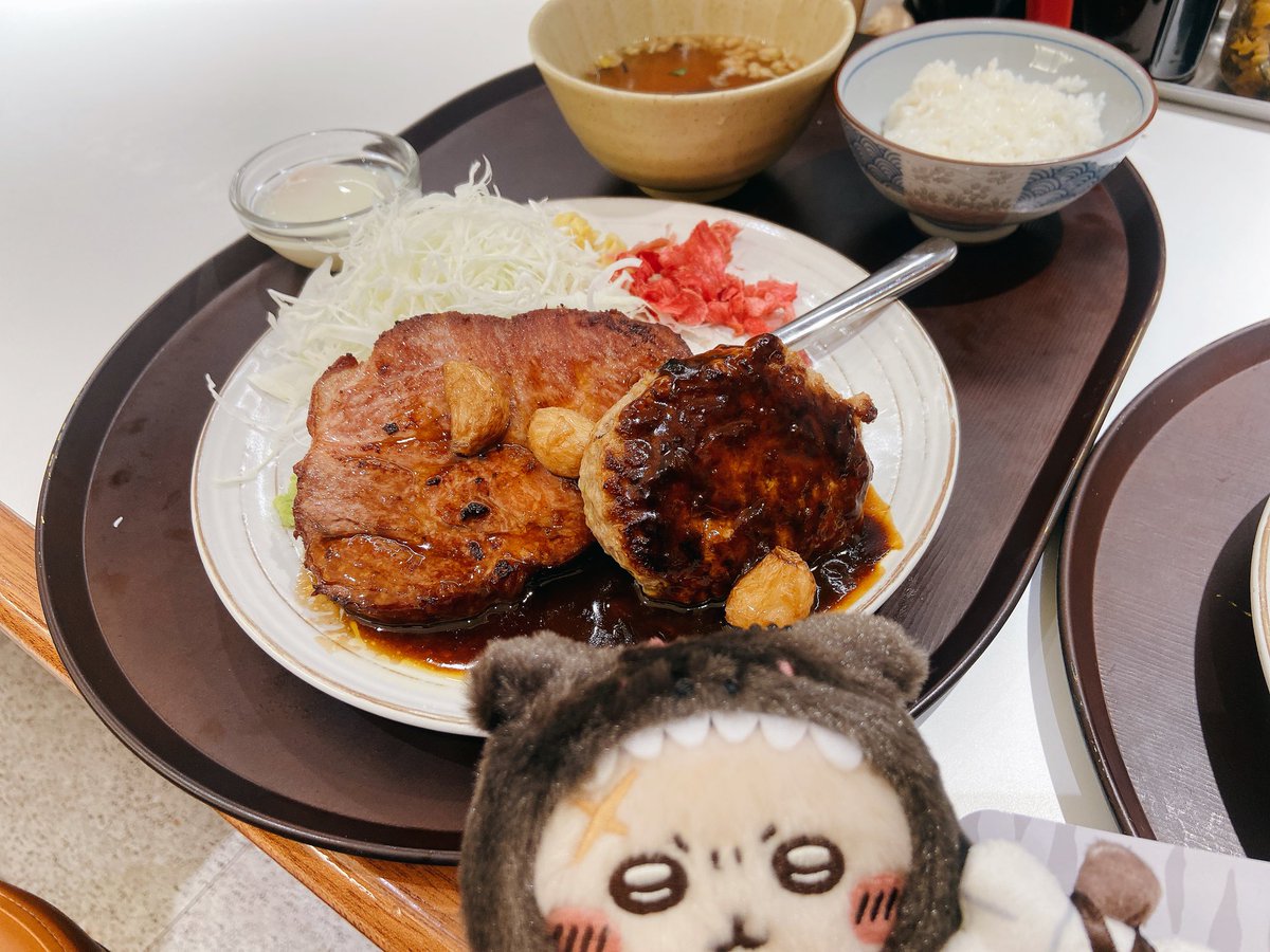 _mmoonga_'s tweet photo. 랏코가 치이와 하치에게 사줬던 함박스테이크편을 떠올리며 

함박 ! 토벌 ! https://t.co/D0Yv201WJw