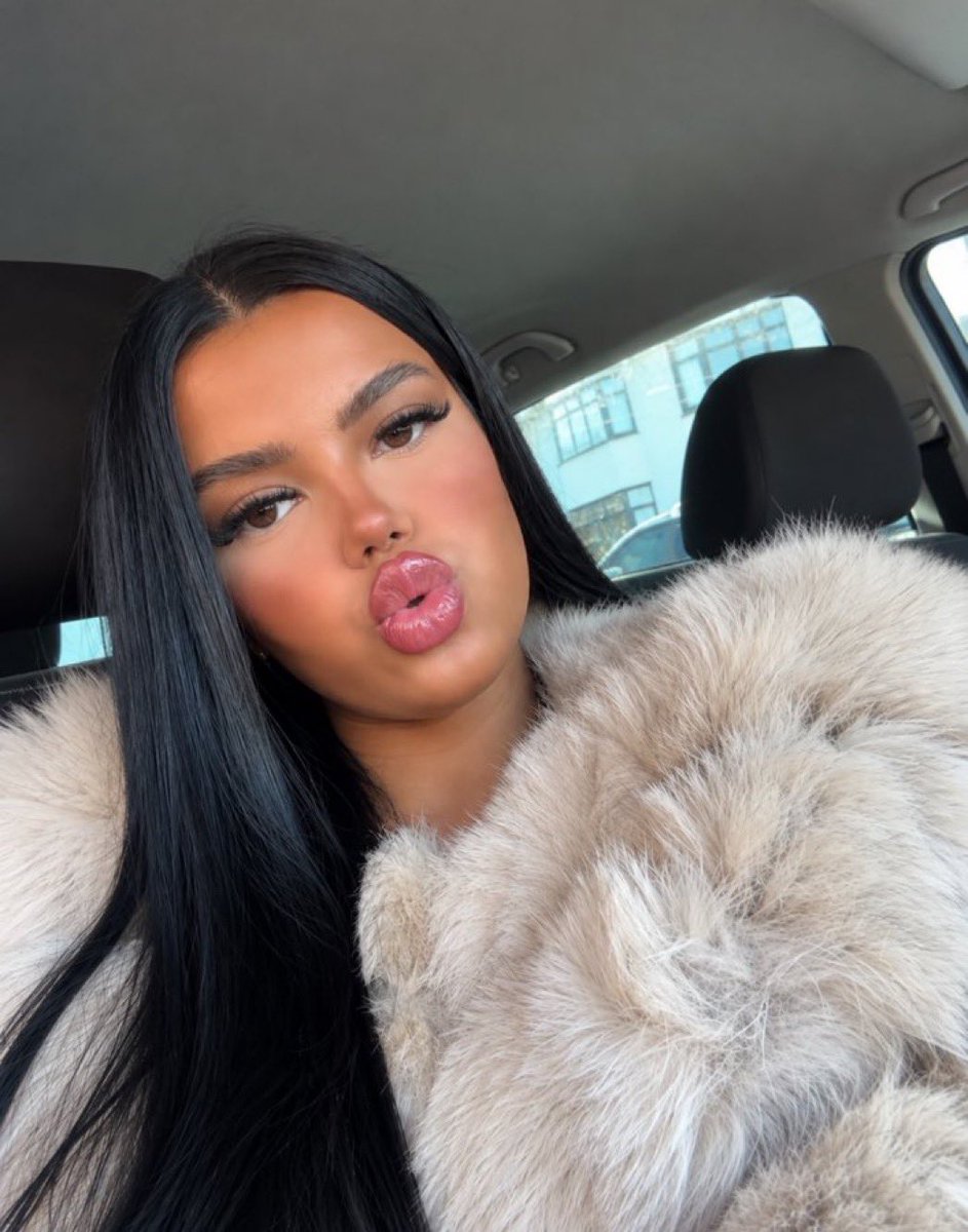 xqueen67's tweet photo. how does it feel to know i have no care in the world for ur existence 🤣🤣your just a little virgin loser i have to laugh at and rinse ur ‘hard earned’ money, yet im still not impressed pick up a extra shift 🤣🤣 https://t.co/oZmFXzk8Ap