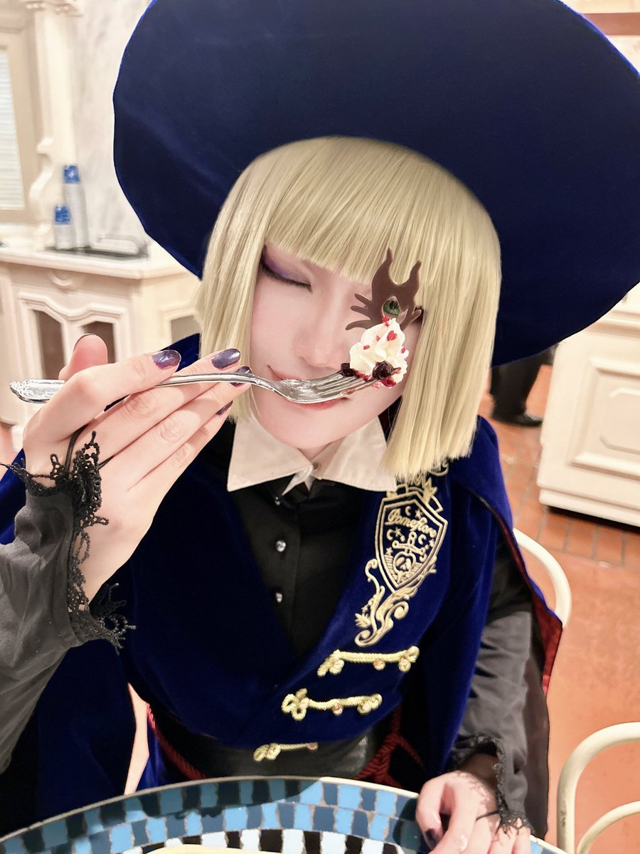 noco_yolo's tweet photo. #Dハロツイステ #Dハロ仮装
 
これはマレ様のお顔から覗いて「I see you🎶」とか言ってくるやかましい狩人🏹とその視界👑 https://t.co/hFEZxbh3V4