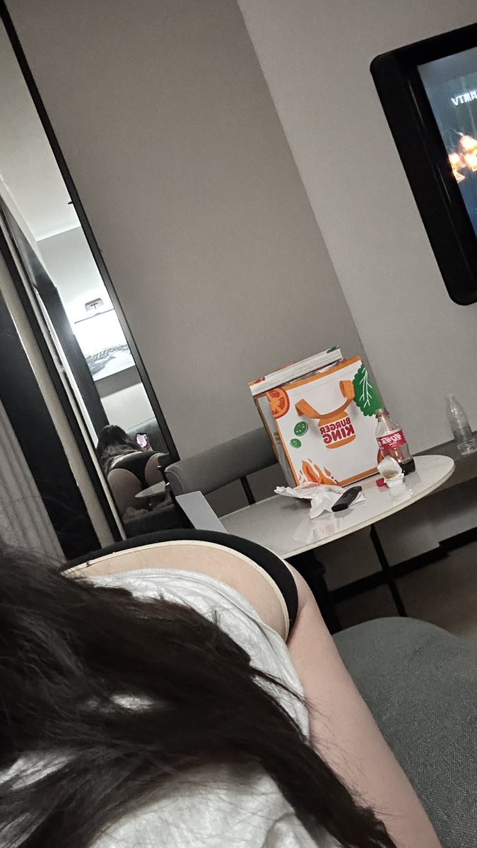 Q1anHh's tweet photo. 明天都想发生点不一样的事情 又想要了 https://t.co/45UOCJ2OzA