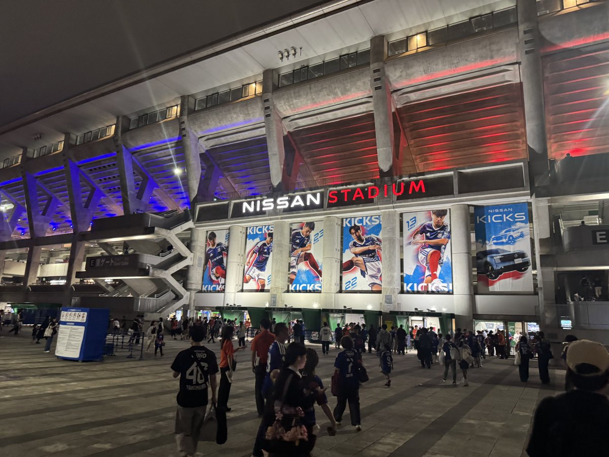 subaike12's tweet photo. やあ！現日本代表CFがいるチーム、ことマリノスの試合を観に日産スタジアムにやって来たよ！😄 https://t.co/NYqJhxaprR