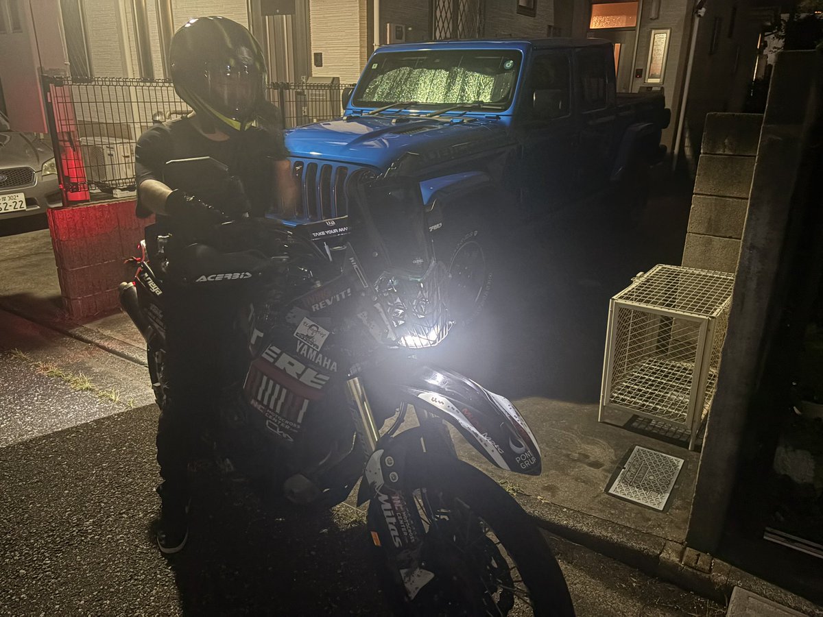 tenere700es700's tweet photo. テネレ初号機を知り合いに譲りました！
テネレ弍号機は修理中なのでテネレ1400ライダーから［テネレ零ライダーたけうま］になったのでしばらく250EXC-Fで頑張ろうと思います🙋‍♂️ https://t.co/ctY2wpzK25