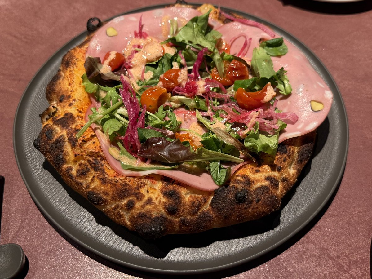 mypcn_'s tweet photo. 予約とれて400℃ PIZZAへ😻💕品川限定のデザートピザおいしすぎた🥺🥺 https://t.co/7WGaJFz3P2