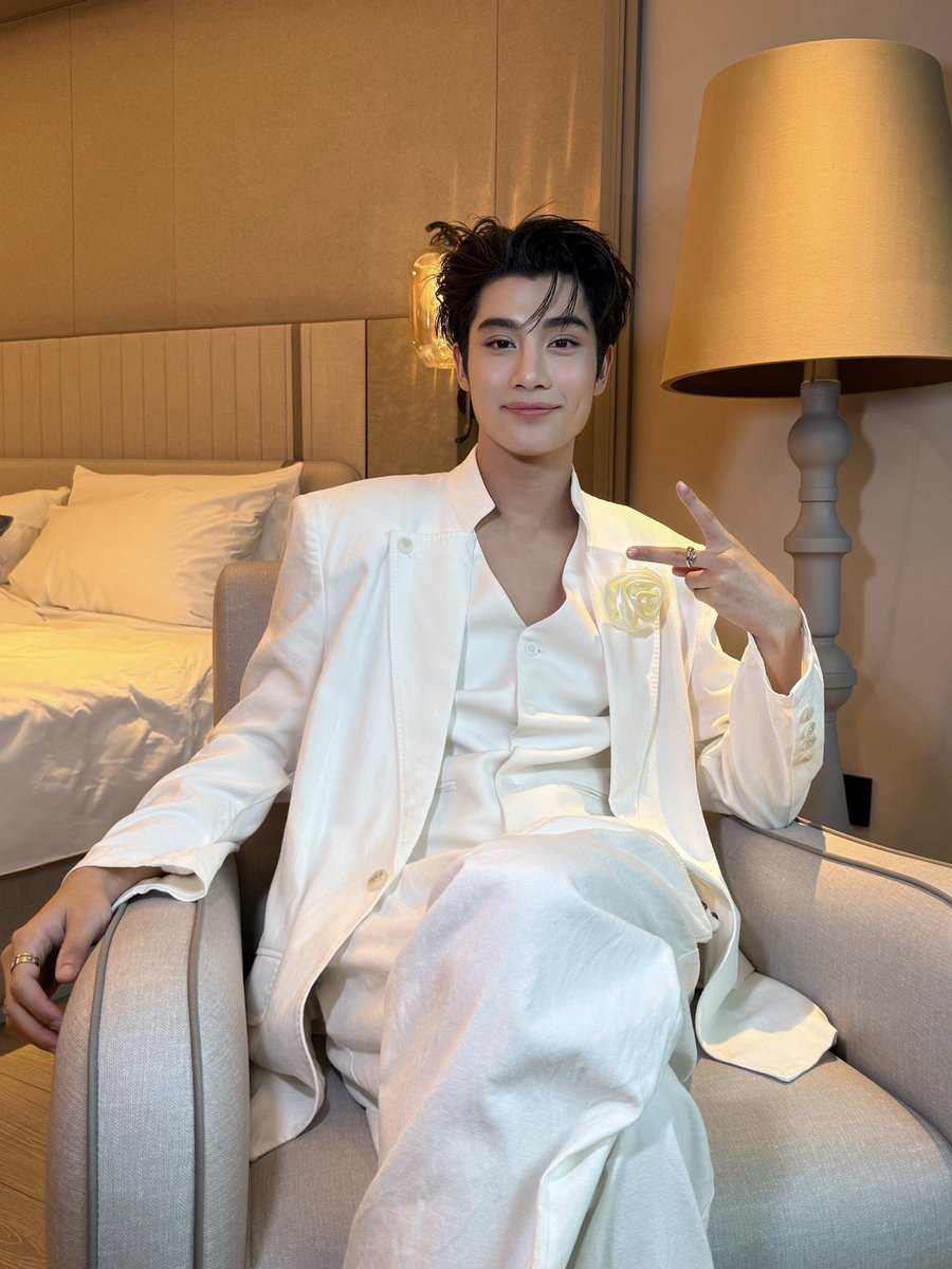 ArunRungTH's tweet photo. สาดไปครับสมาชิก เฮียต๋ามาแล้วน้อนๆ 

#OngsaFansigninShanghai
#ongsacelcius https://t.co/V1bK9pGzug