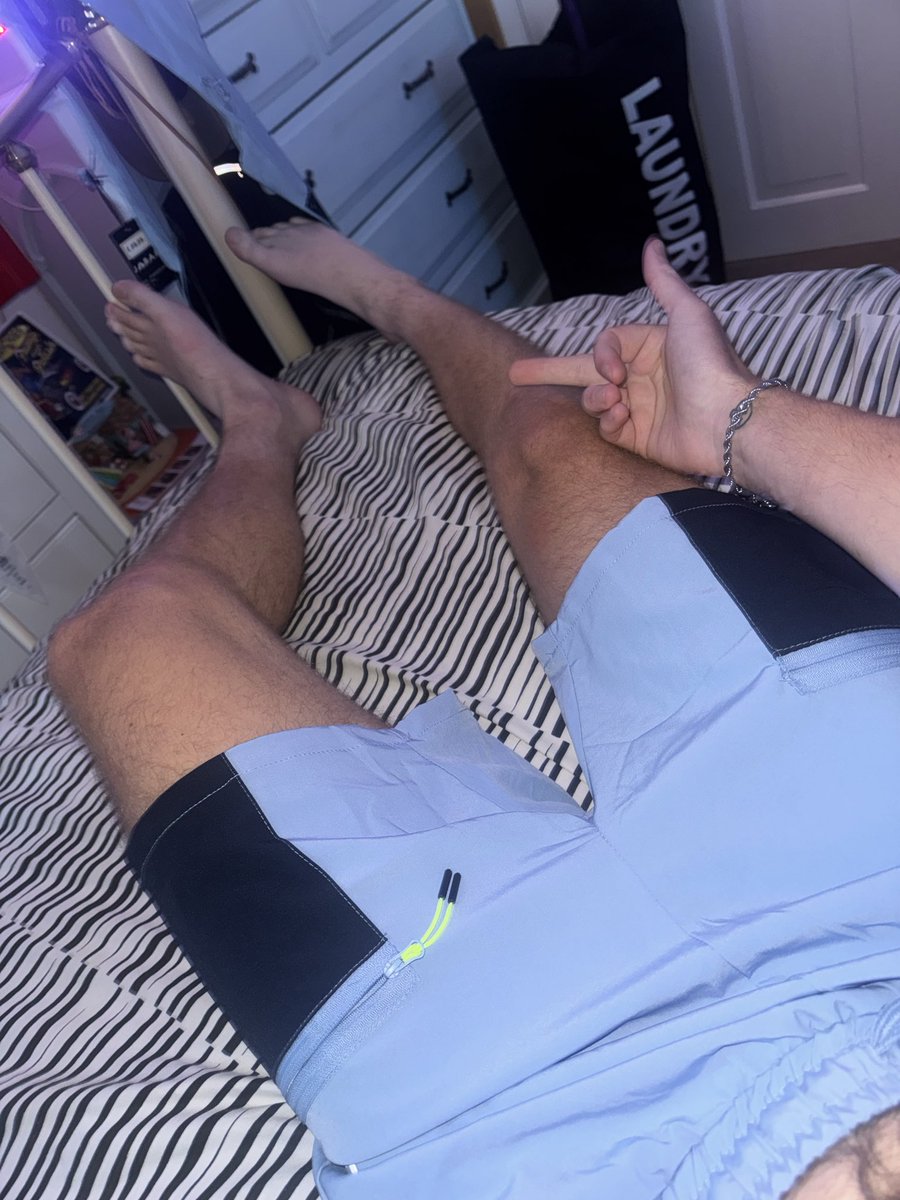 Fithunglad04's tweet photo. Hmu if u want to see more me Bein dirty n filthy horny as fuck😈n destroyin n rapin🤤🥵makin dirty little sluts sniff n lickin my size 12s n takin my big thick cock like a gd boi there r🤤😩more posts comin sn👀RT N LIKE N SHARE MY POSTS #hung #mlm #top #chavy #chudai https://t.co/vqHzRY2W6r