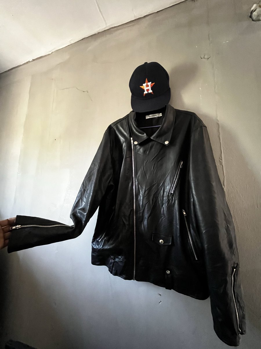 pepacza's tweet photo. leather jacket 
Size XL https://t.co/3BCgAhwh94
