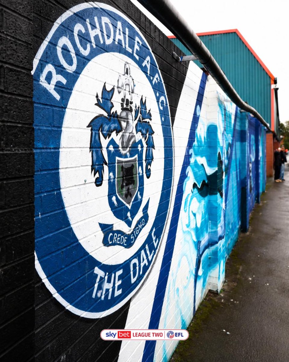 SkyBetLeagueTwo's tweet photo. Derby day in Greater Manchester! 🤝

@officiallydale 🆚 @OfficialOAFC 

#EFL | #SkyBetLeagueTwo https://t.co/Lm8PQhyuNR