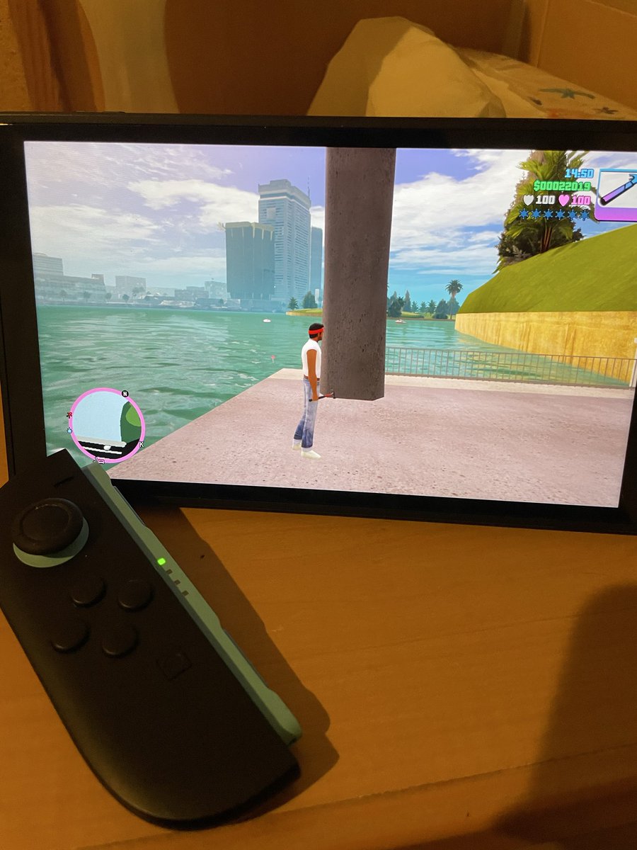 perorianu's tweet photo. グランドセフトオートバイスシティやば面白過ぎる
こりゃあps2版も買って実質3週目やりたいなって感じだけど
GTAって何週やってもゲームの出来が凄すぎて全然飽きない https://t.co/E4HH4gkAsp