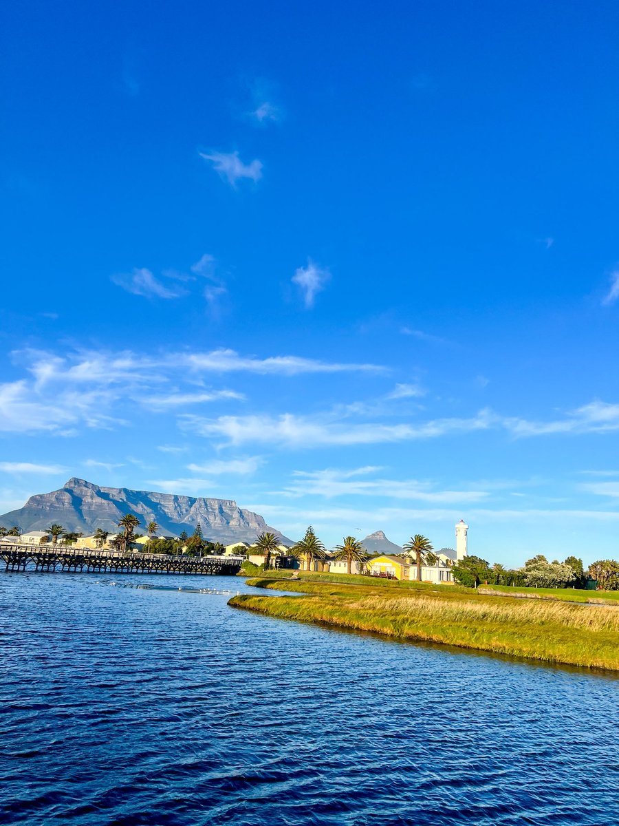 CPTtwins's tweet photo. Happy Saturday everyone 💙

#lovecapetown #capetown https://t.co/cOsj1u65ay