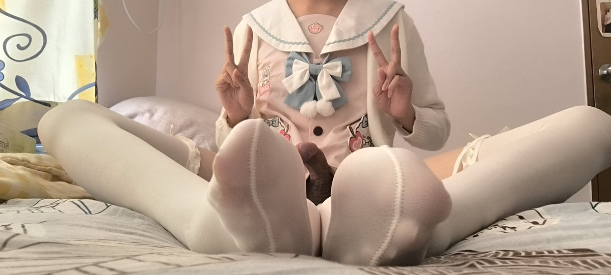 nameless1209_'s tweet photo. 想唔想俾妹妹用腳玩下😝❤️ https://t.co/o3mpwtRoBt