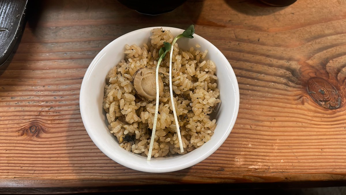 oeuiasay's tweet photo. 美味いもん食べたから元気になった単純ハッピーマン https://t.co/FVUsGsHm2z