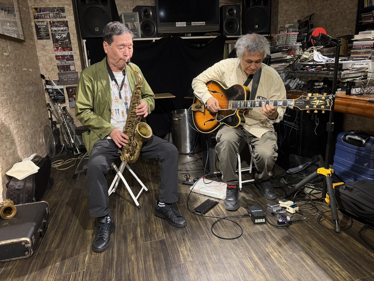 BarIsshee's tweet photo. 本日19日は今井和雄+藤堂勉デュオ。

予約無しでも入場できます。

ライブは20時より投げ銭制です。 https://t.co/yG1gjYeIVI