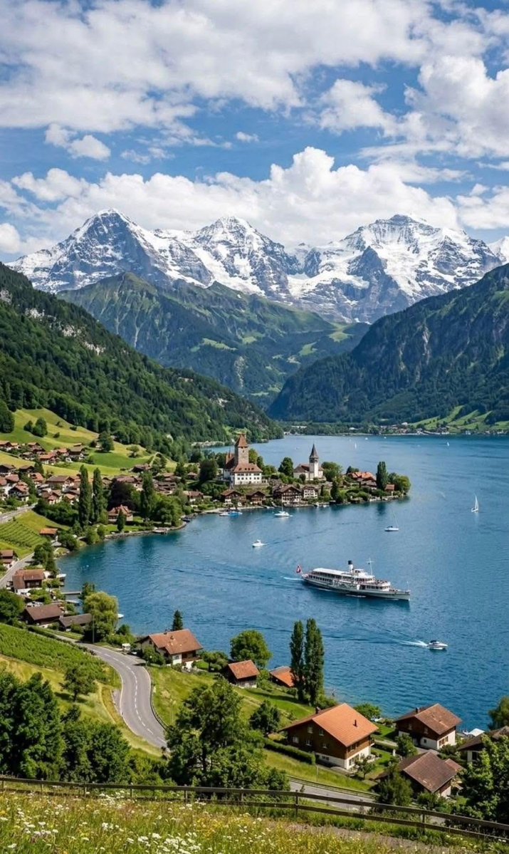 earthviewss1's tweet photo. Switzerland 🇨🇭 https://t.co/UdYxB3tX4n