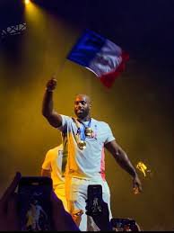 ulmiens's tweet photo. Le CULOT pour sortir cette phrase quand on parle d'un ancien PORTE DRAPEAU aux jeux olympiques, faut le faire https://t.co/BWWDlvD9IK