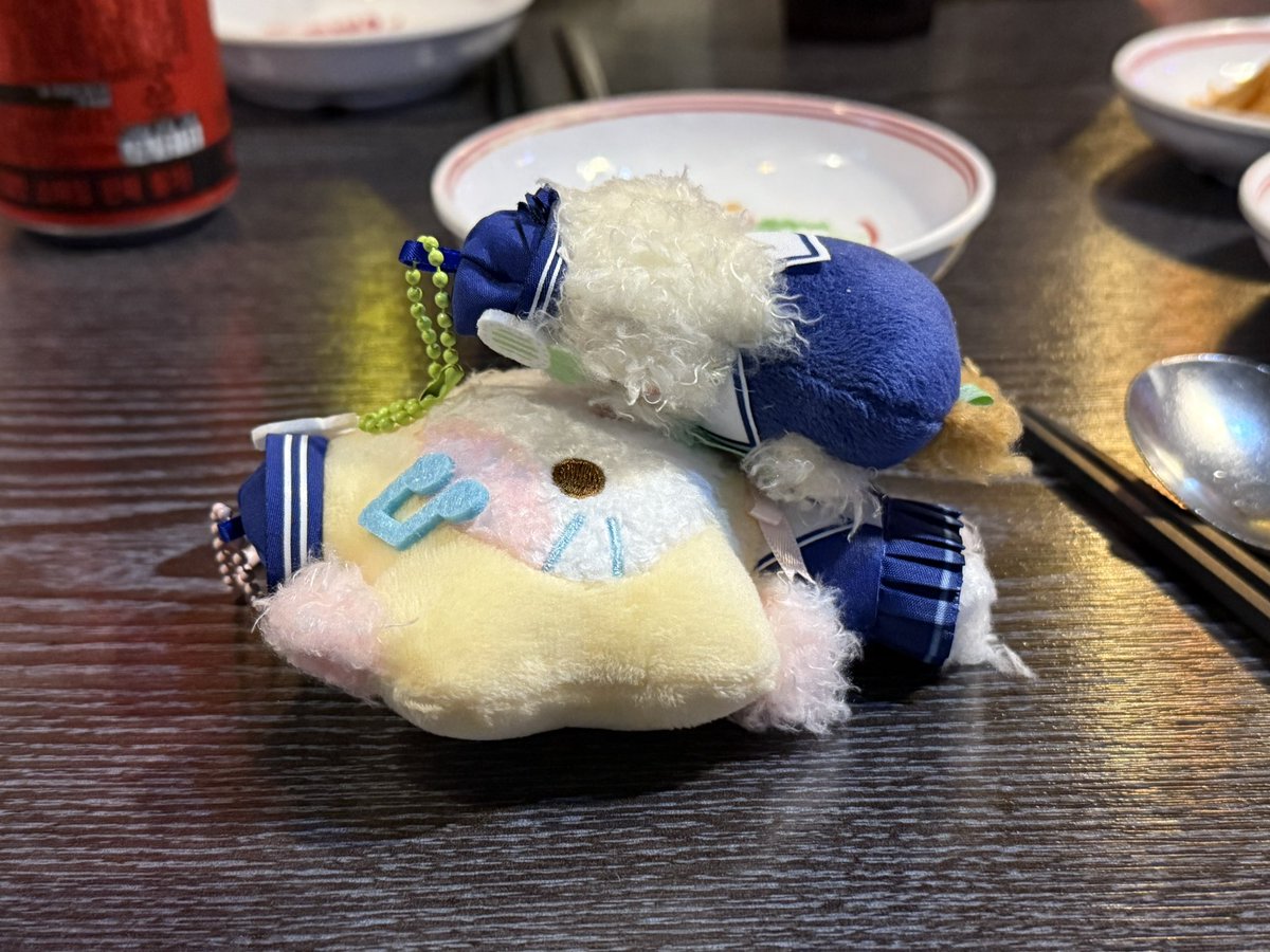 mumigunjohansam's tweet photo. 크기차이개에바야 https://t.co/eYWJQ13LCk
