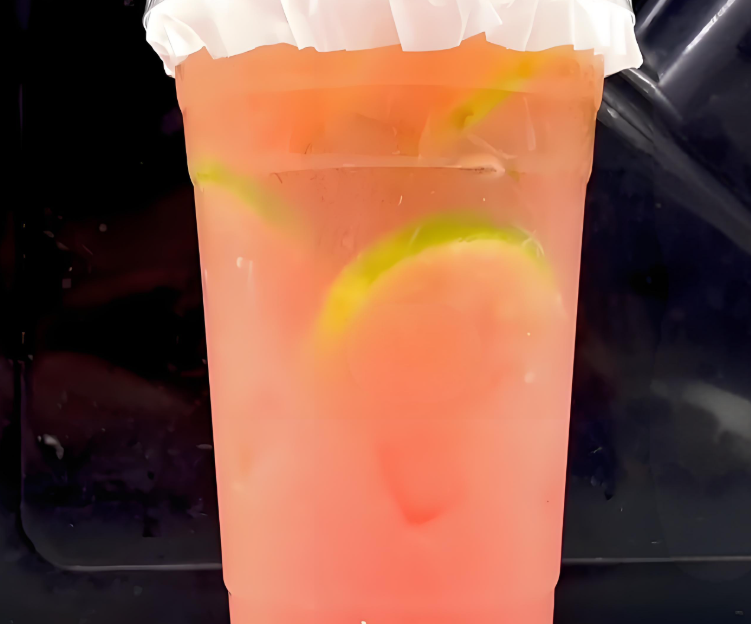 chipr720463's tweet photo. Quick iced honey lemon tea: steep black tea, add fresh lemon juice + 1 tsp honey, chill u0026 enjoy! Perfect for hot days!， https://t.co/jxEpD76LPE