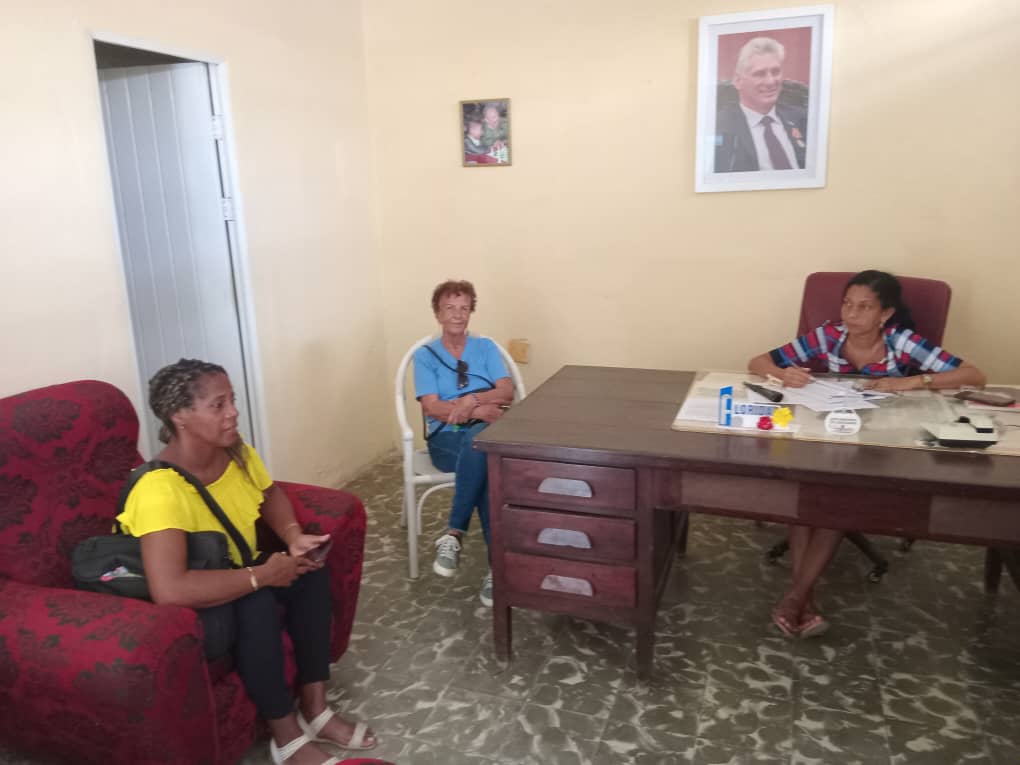 Elecciones_Cuba's tweet photo. #JuntosPorLaDemocracia 🗳
#CENCuba 🇨🇺
Juventud y compromiso en el Sistema Electoral camagüeyano
👇👇👇
https://t.co/DGd9Ct7gnL https://t.co/mpUaNlu8cg