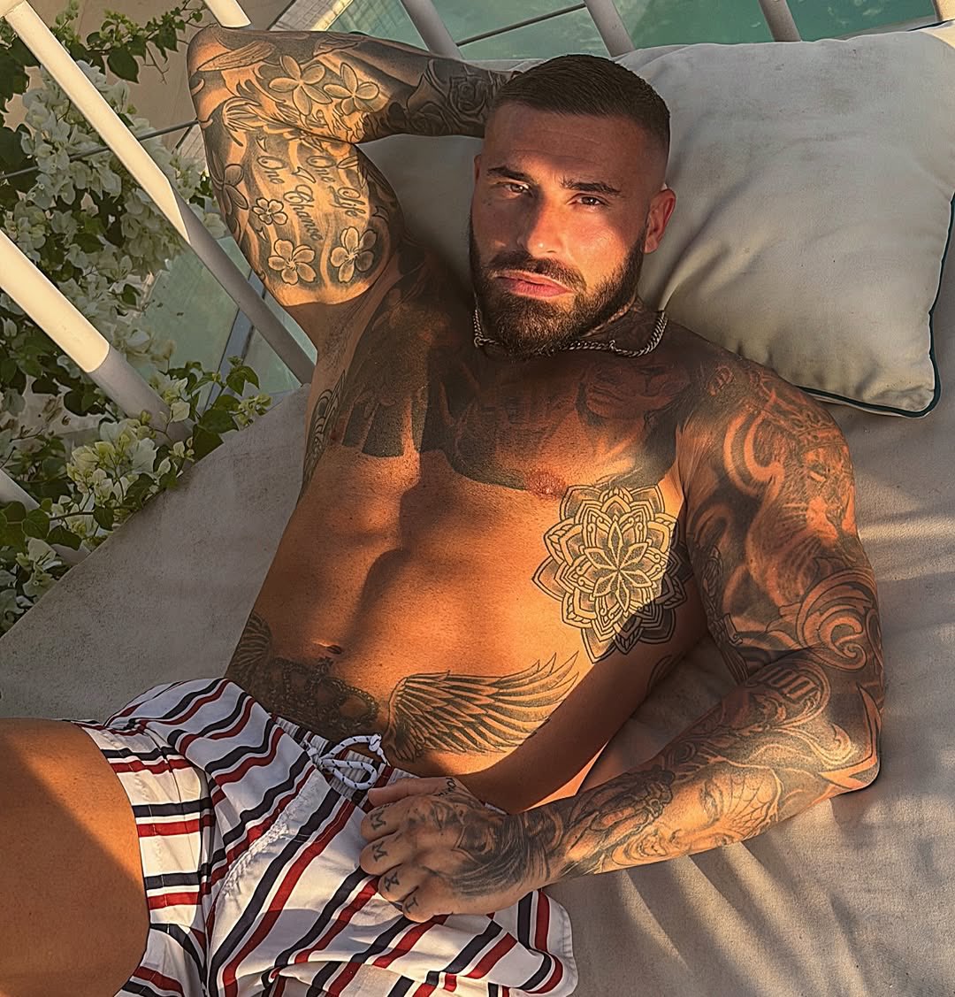 bigoletexan2_0's tweet photo. Addicted to you 😉

#sunset #bali #life #lifesgood #mylife #lifestyle #photooftheday #instagram #instagood #eyes #sun #pool #poolclub #relax #chill #goodvibes #inked #tattoo #explore #fyp #abs #fit #follow https://t.co/Wrwf50aoHS