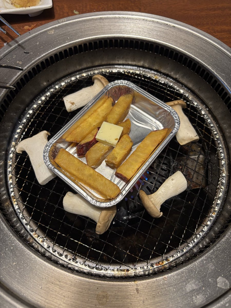 Flan_VT's tweet photo. カルティストサークルならぬエリンギサークル☺️ https://t.co/vnZCas4y4x