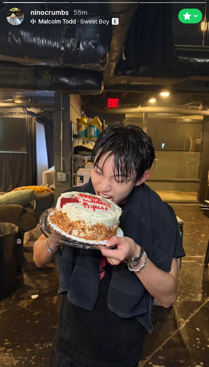 whosryul's tweet photo. happy birthday abang

rulnyul two tweets au. https://t.co/eewJqDV3sH