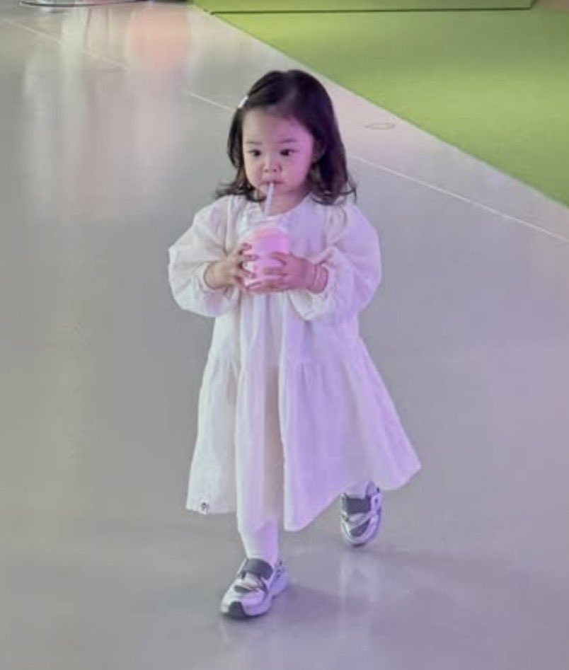 ppolyjenn's tweet photo. ใจเจ่บ🥺 คิดถึงบมมี่จังㅜㅜㅜㅜㅜㅜㅜㅜㅜㅜㅜ https://t.co/jE9fQkfSye