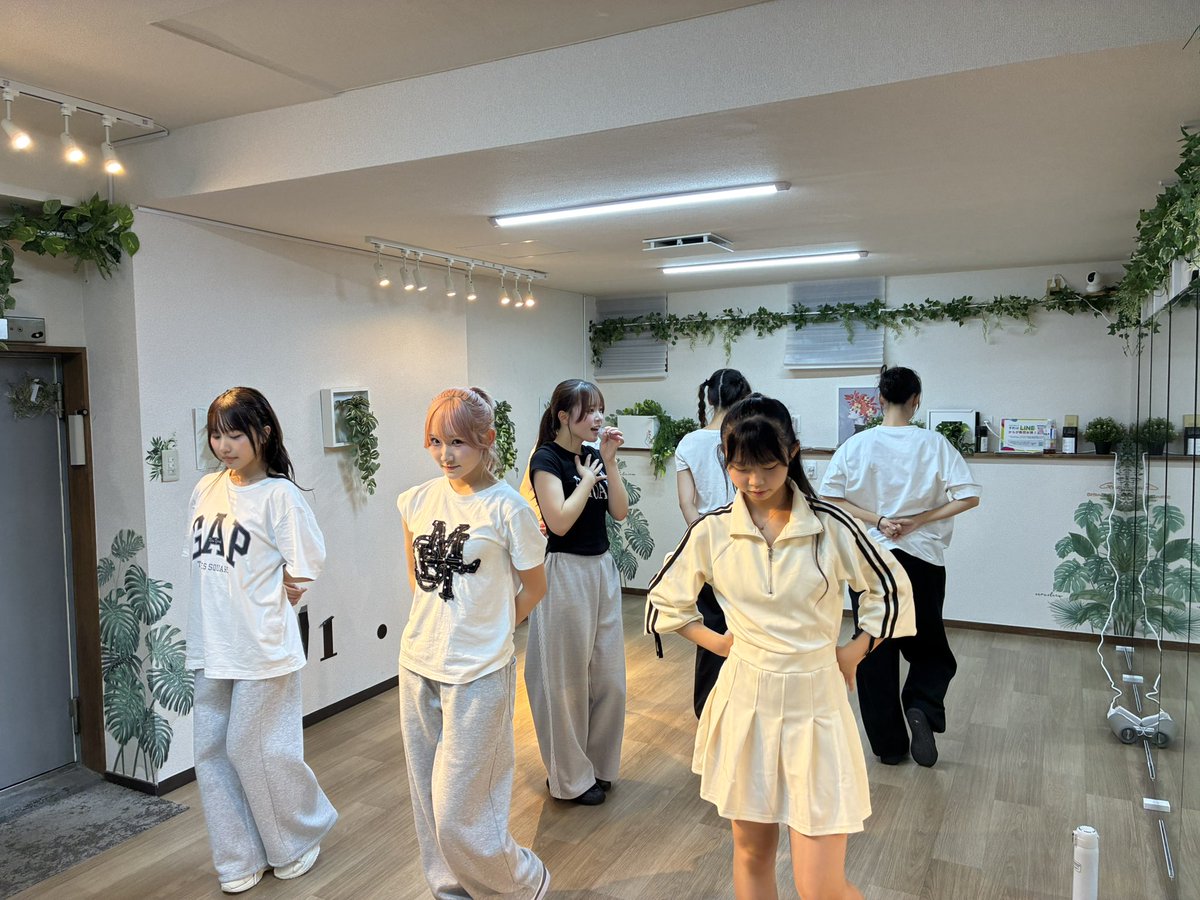 UniTia_MG's tweet photo. ゆにちゃん本日もレッスン頑張ってます！！！！

ワンマンまでのこり3日いっけぇええええ！！！！！ https://t.co/4bE1f8X1HQ