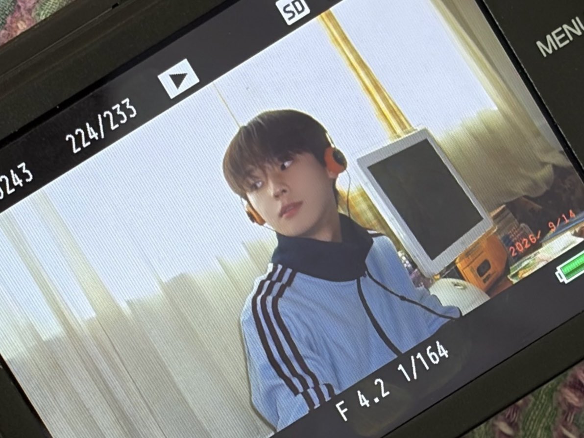 iin0ux's tweet photo. 이날 도민이 왜 이렇게 예쁘지… 평소보다 더 매력적으로 느껴져 https://t.co/X6VcsTVqFY