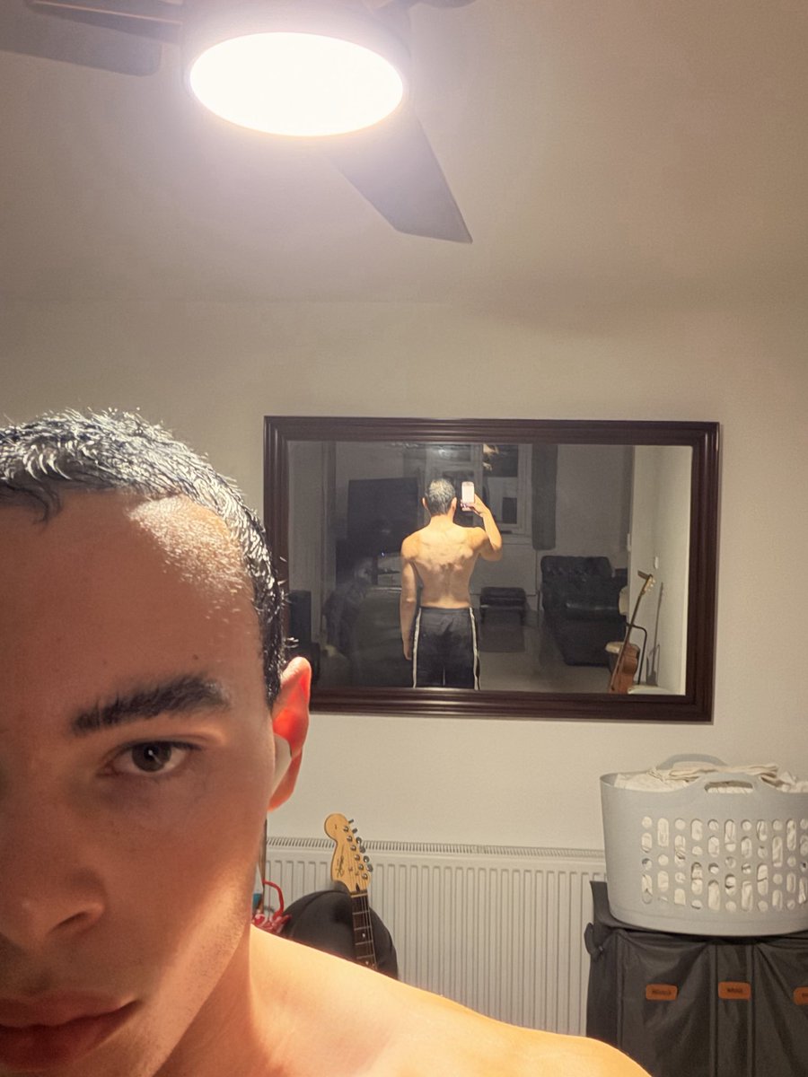 diabloviolet's tweet photo. This tan bro https://t.co/a1d4Q0ygw2