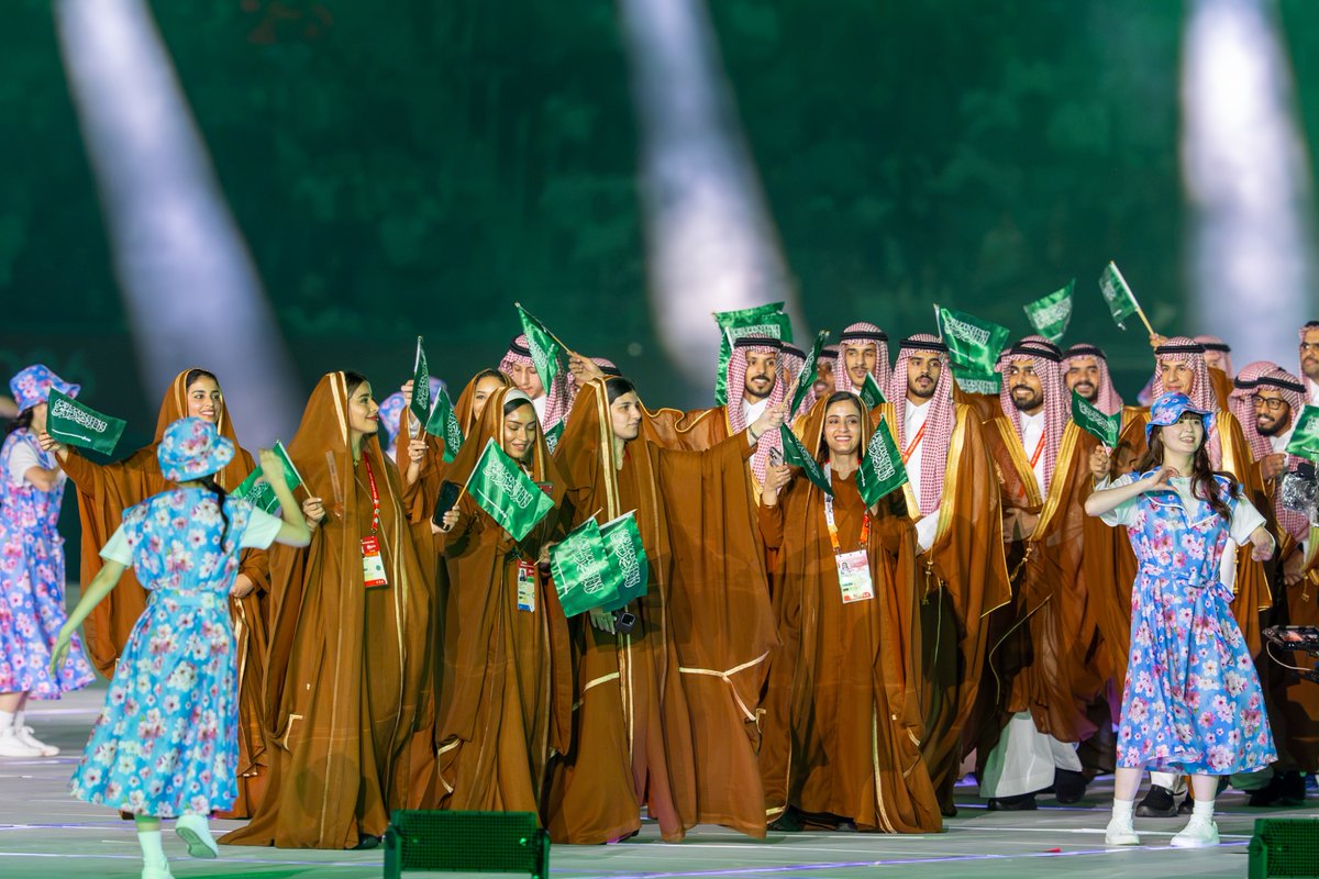 TeamSaudi's tweet photo. 📸| جانب من حضور سمو نائب رئيس اللجنة الأمير فهد بن جلوي، وعضو مجلس الإدارة الأمير فيصل بن بندر، وسعادة الرئيس التنفيذي الأمين العام الأستاذ @azizbaeshen88، وعضو مجلس الإدارة الأستاذة أضواء العريفي، حفل افتتاح دورة الألعاب الآسيوية العشرين #ناغويا2026 🇸🇦🇯🇵

#فريق_السعودية | #نشجعك 💚
