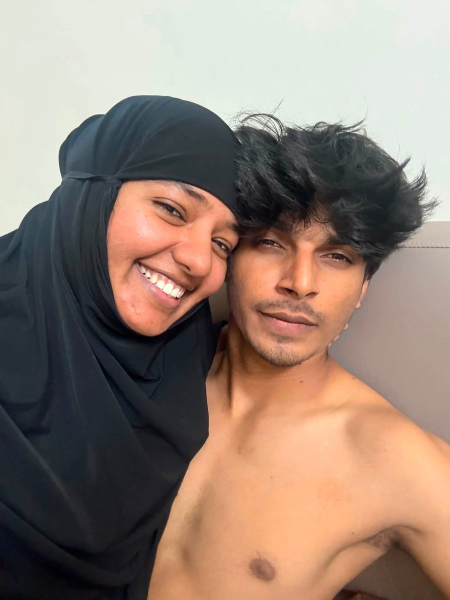 gourabsays's tweet photo. Still she, her family-relatives, friends from Kerala will NEVER VOTE for BJP and Rather ABUSE PM Modi HM Shah.

Give 1-2 months: She will DENIGRATE Hinduism, MOCK Hindu Rituals & Sanatani 🕉 Samaj.

U CAN'T LOWER the venom of a snake or win its loyalty by feeding it milk everyday

#ArunimaTheBackpacker #Afghanistan