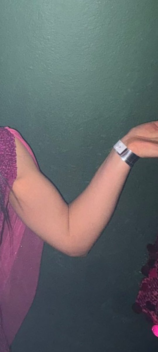 tomasCMPSN's tweet photo. @irinamaquilla que bicep https://t.co/QycwPwmNxU