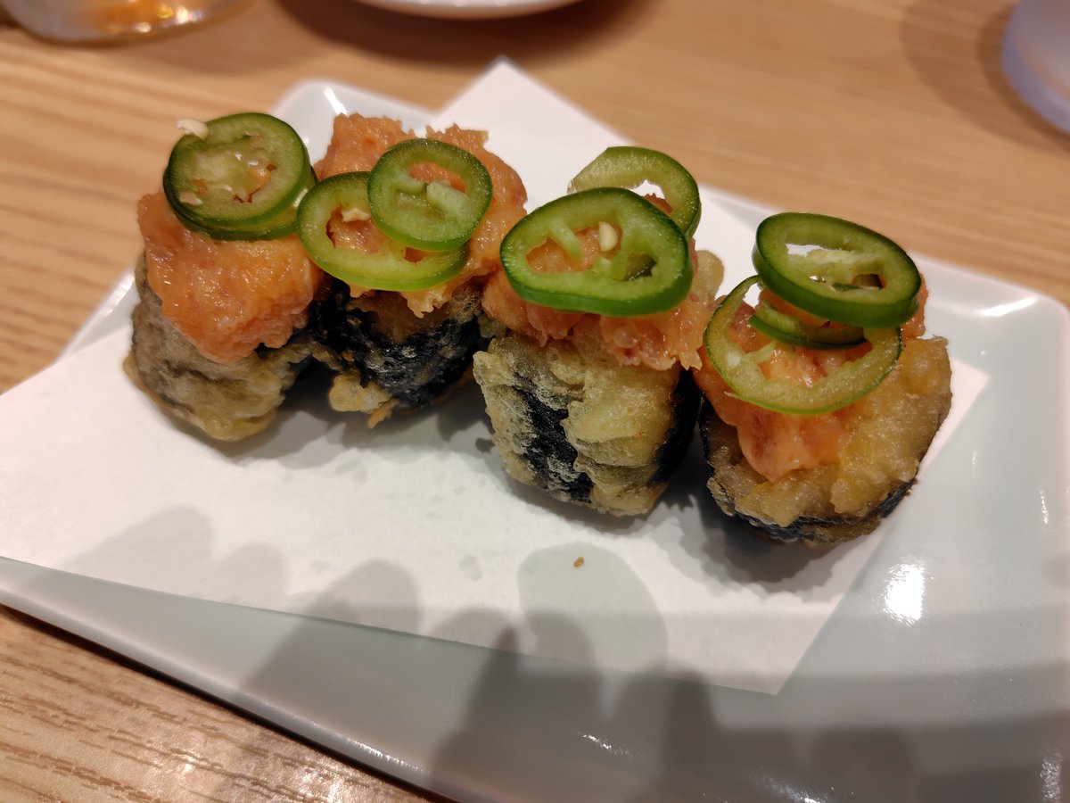 semat420's tweet photo. 今日はくら寿司の予定がポシャったから杉玉で豪遊したんだが世の中にはおいしいものがたくさんあるんだなって幸せになった🍣♥🐖写真忘れたけど他にもいろいろおいしかった… https://t.co/5el8oJLgE4