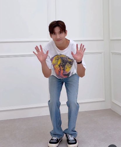 homibo's tweet photo. ✌️(´＾Ｊ＾`)

✋(´＾Ｊ＾`)🤚

🫲( ¯•Ｊ•¯ )🫱 https://t.co/CTjkUxJipd