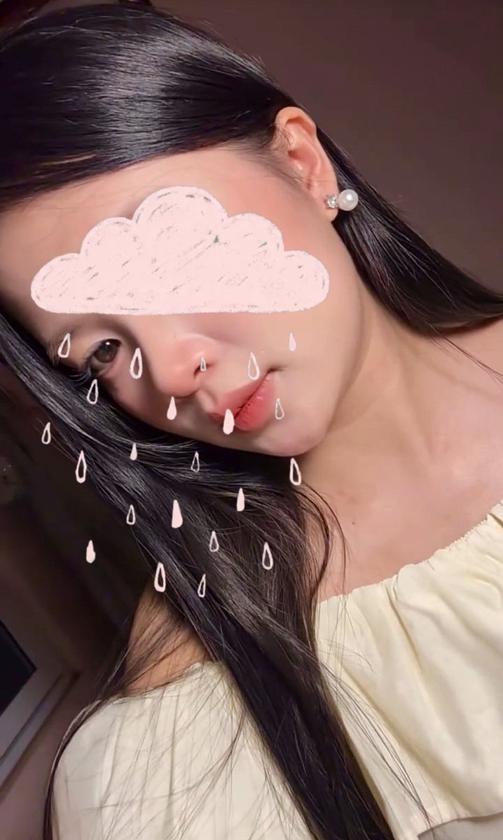 bsthao2000's tweet photo. Miệng gọi t là đĩ. Nhưng xem có ai đi chơi phải bao tiền phòng, tiền ăn khuya cho bọn m như t ko? 🥹 https://t.co/zvm47QEKPM