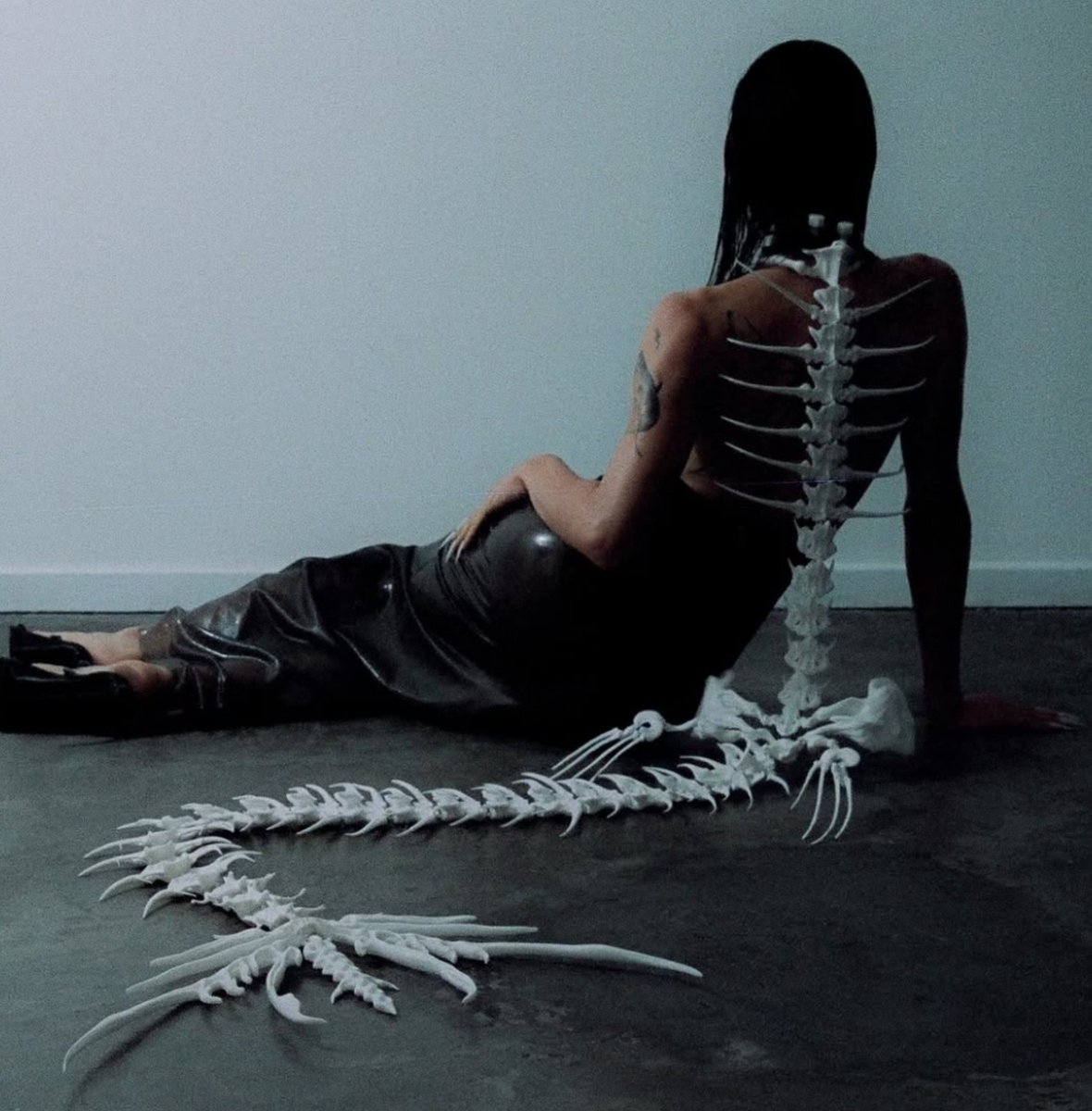 archive09_jpeg's tweet photo. Biomechanical Siren Skeleton bone sculpture.

Created by Alma Seleno with creative assistance from Edros Vieira. https://t.co/hQJ9LjSISx