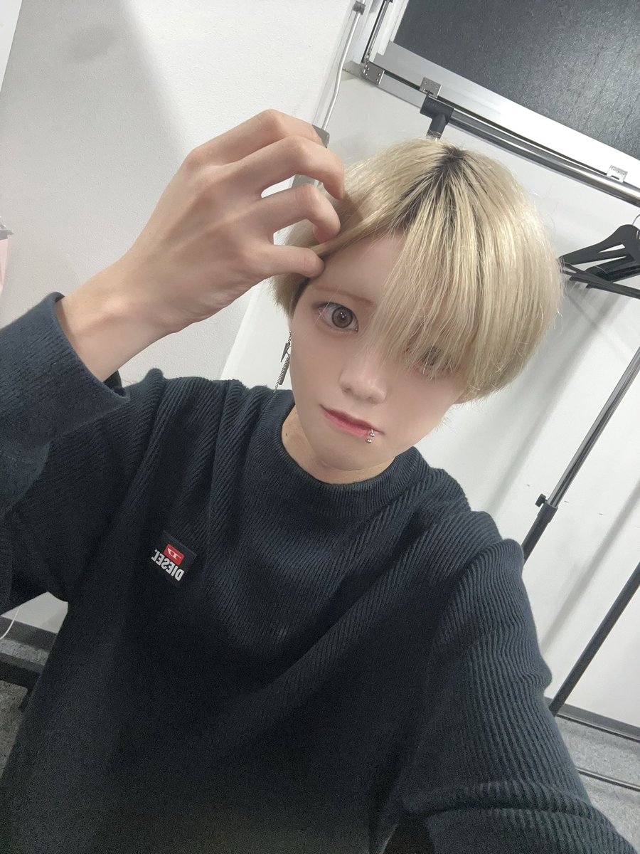 eiji_stella's tweet photo. 求:眉毛の書き方
 #メン地下 #自撮り界隈 #いいね返し https://t.co/tuL2y1pCLN