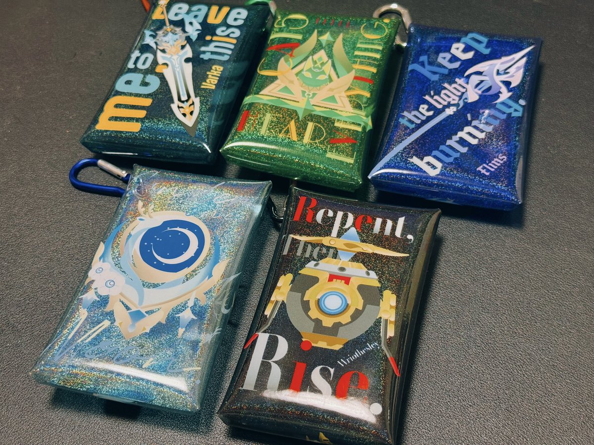 nikujirupower's tweet photo. 10/11スパーク新作のモチ武器PVCポーチ✌️
ファルカ・ネフェル・フリンズに加えてラウマとリオセスリを加えました✌️どちらもいいかんじ！ https://t.co/GRUEACQ0gI