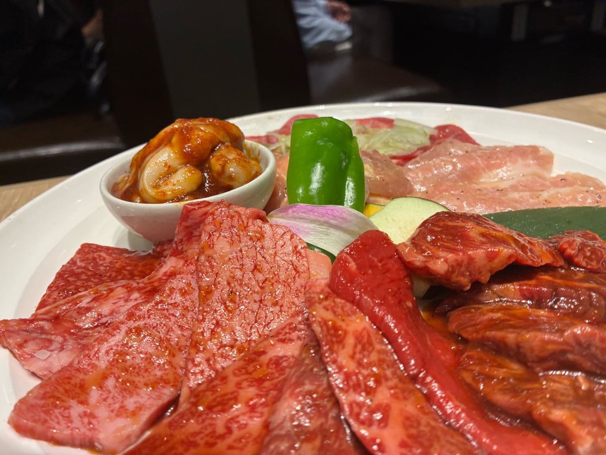 keyakimonster's tweet photo. 旧友と焼肉パーティー🥩 https://t.co/ZJHikQUtue