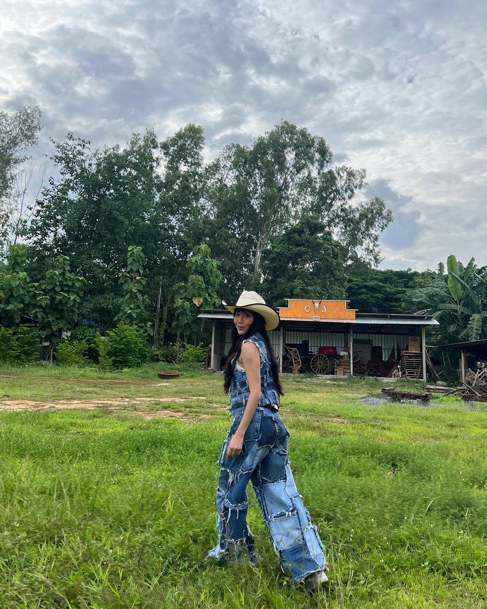 sonicfamous's tweet photo. Hey there! 🌞 Just wanted to say, every small step matters, and you’re doing amazing. ☀️
DzZzo https://t.co/hLScAxQwnY