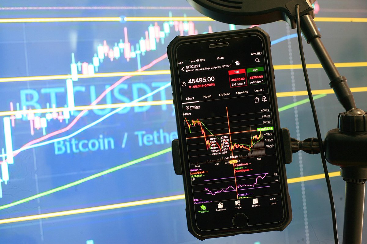 T15edw15958's tweet photo. Charts don't predict anything. Order flow does.

Open interest just hit a record while price coils tight.

Stay flat until the range breaks, then trade the reaction. https://t.co/O2Mj2Wlyt8