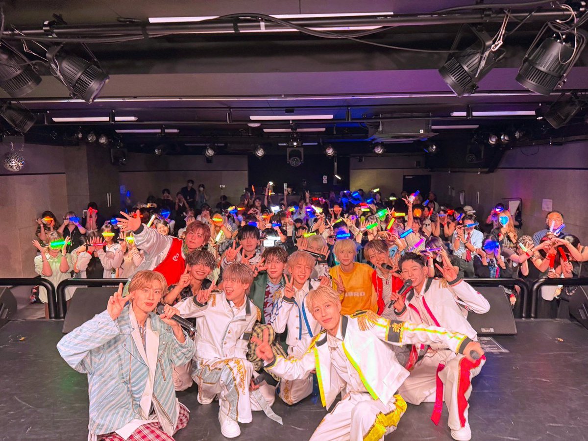 Surpass_2020715's tweet photo. 【LIVE｜20SI. × 19Si.】

1st Anniversary Live
2026.09.04 / 大塚FUTURE:

9月4日、大塚FUTURE:にて、両グループの結成1周年を記念した合同ライブを開催しました。

本公演には200名以上が来場。
新衣装・新曲を初披露しました。

▼詳細
https://t.co/ae8E3wtbxG

#20SI #19Si #Surpass https://t.co/K5yaOaCIqm
