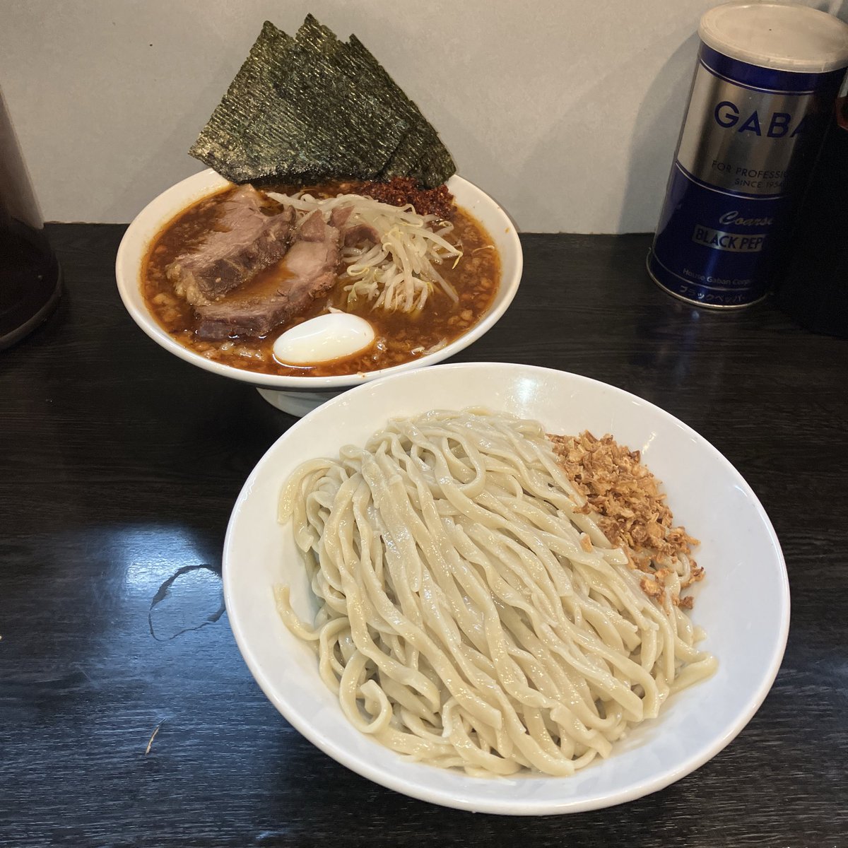 kazuro38's tweet photo. 元住吉『豚星。���
限定 マサラ￥1600
属性：つけ麺
呪文：辛味

カレーのようでカレーでない！
常習性スパイスつよつよコレ^o^
ガラムマサラ系スパイスが星麺に絡みつきまくりぎみ！
意識高い系おじさ◯なのでこんなカレーしか食べない^ ^
腹パン笑

すすむくん、シンイチくん、151くんご馳走様です☆ https://t.co/AstrDt7PBw